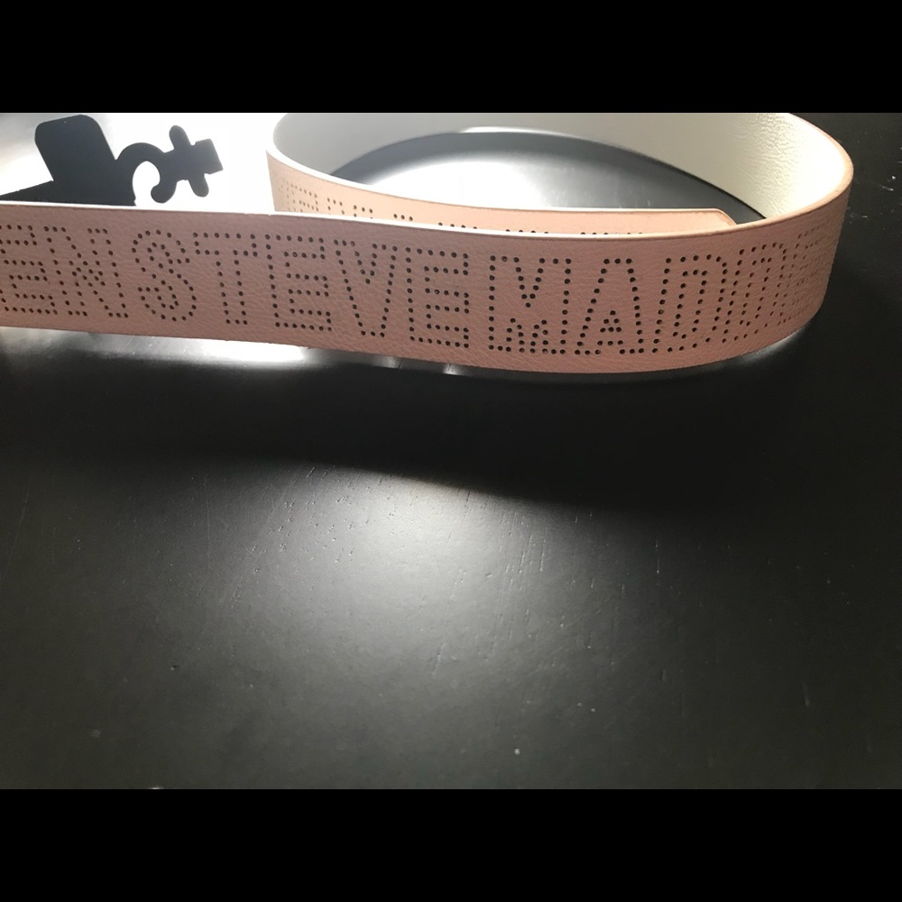 Steve Madden Blush / White Reversible Belt - Picture 3 of 6